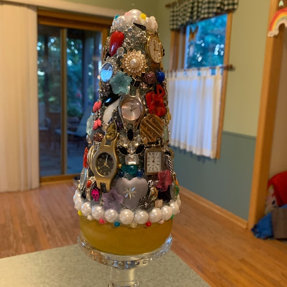 IT’S ABOUT TIME Junkdrawer Tree Handmade Decoration - Picture 7 of 9